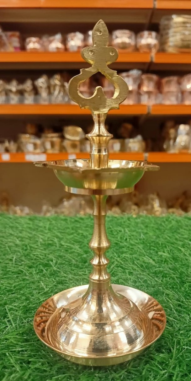 Brass ariyakkudi kuthu vilakku (NO 2)