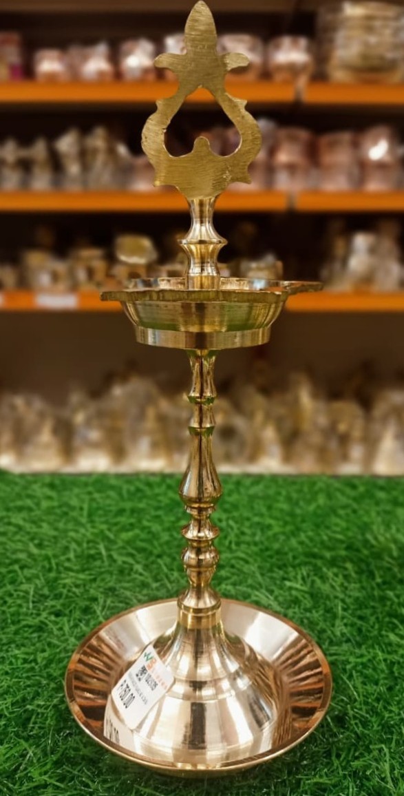 Brass ariyakkudi kuthu vilakku (NO 3)