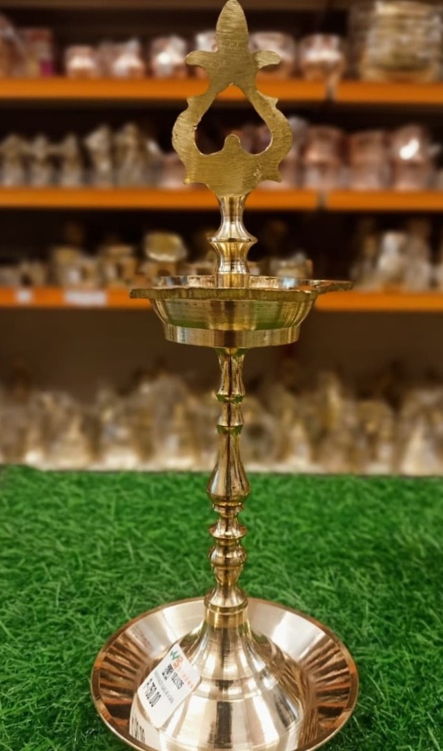 Brass ariyakkudi kuthu vilakku (NO 4)