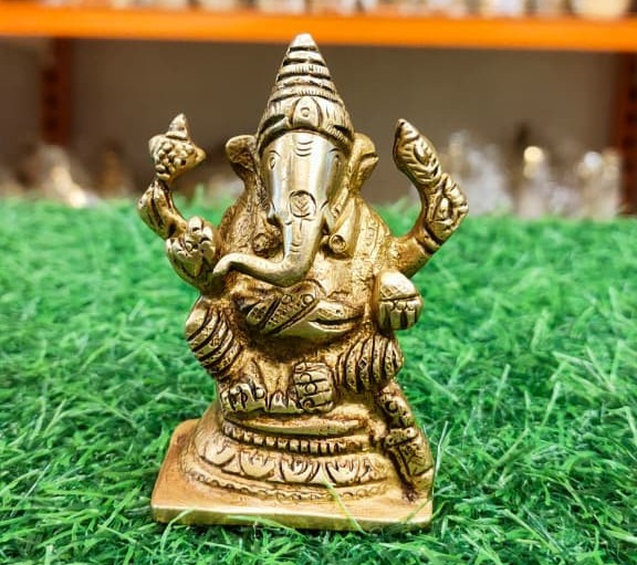 Brass Antic vinayagar (SIZE 5)