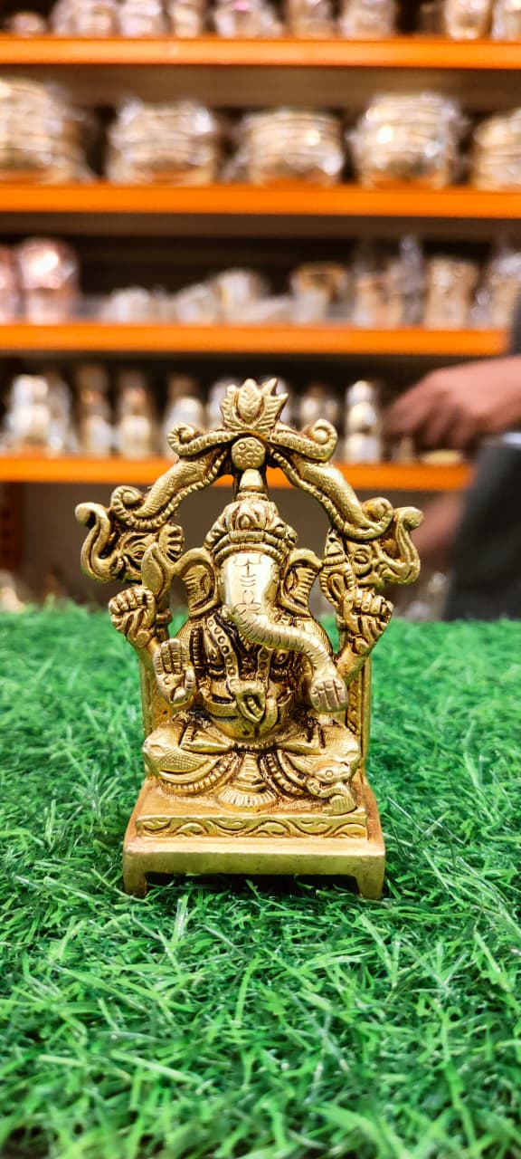 Brass Antic vinayagar (SIZE 7)