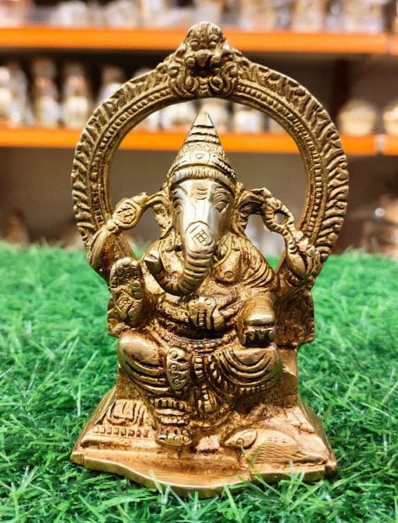 Brass Antic vinayagar (SIZE 8)